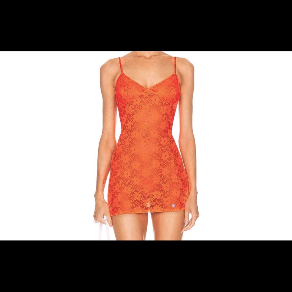 Balenciaga Short Lace Dress in Fluo Orange

* SOLD OUTT EVERYWHERE*